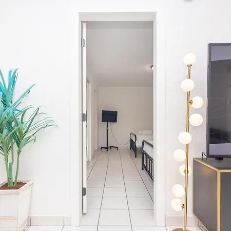 Two Bedroom Apartment - With Parking & Balcony - Heart Of Wynwood Miami Exterior photo