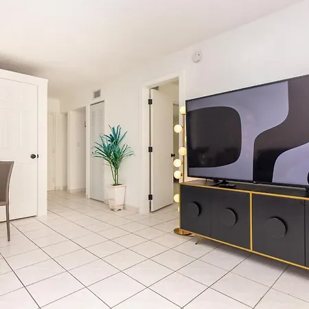 Two Bedroom Apartment - With Parking & Balcony - Heart Of Wynwood Miami Exterior photo