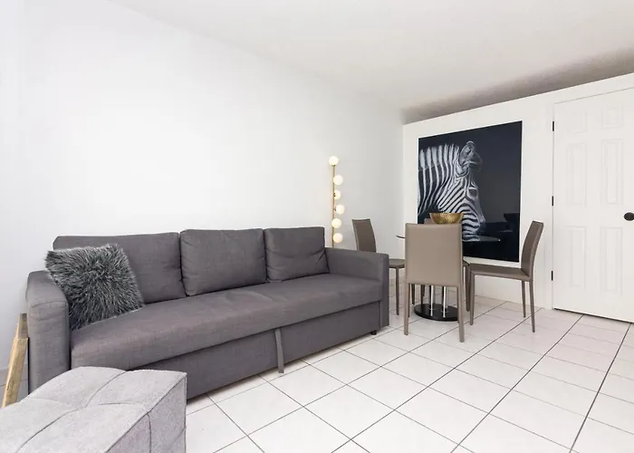 Two Bedroom Apartment - With Parking & Balcony - Heart Of Wynwood