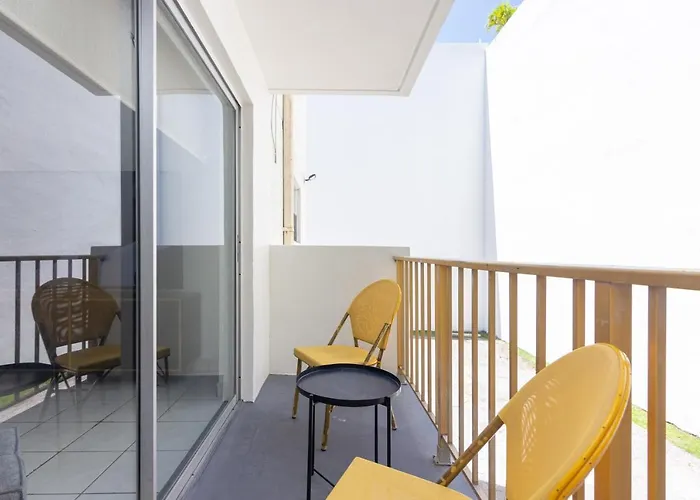 Two Bedroom Apartment - With Parking & Balcony - Heart Of Wynwood