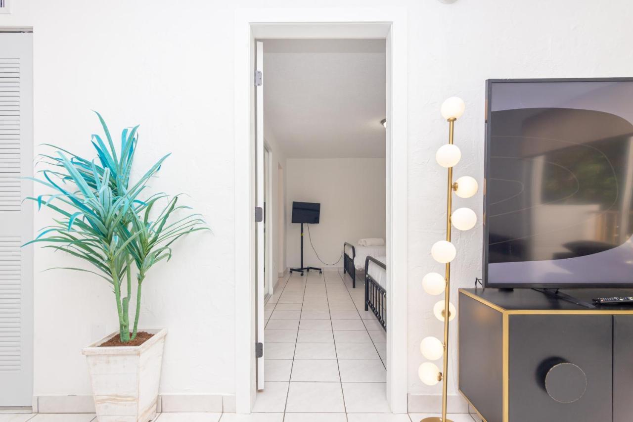 Two Bedroom - With Parking & Balcony - Heart Of Wynwood Apartamento